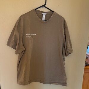 H&M Men's Tan Short Sleeve Tee
